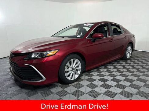 Certified 2021 Toyota Camry LE FWD image 3