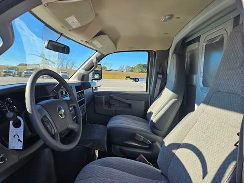 New 2025 Chevrolet Express 3500 Work Van w/ Power Convenience Package image 9