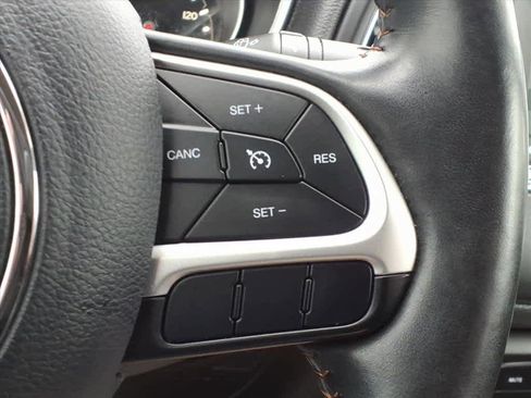 Used 2018 Jeep Compass Latitude w/ Popular Equipment Group image 23