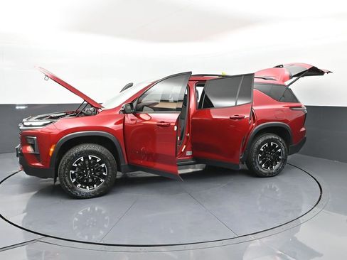 Used 2024 Chevrolet Traverse Z71 w/ LPO, Floor Liner Package image 47