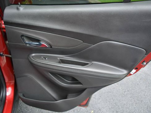 Used 2020 Buick Encore Preferred FWD image 17