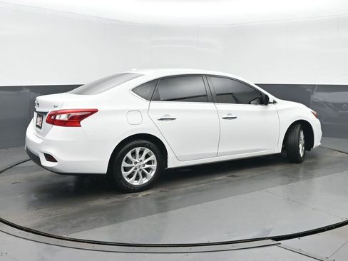 Used 2019 Nissan Sentra SV FWD image 3