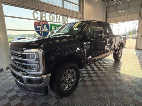 Used 2024 Ford F250 Lariat w/ Lariat Ultimate Package AWD/4WD image 3