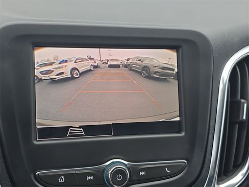 Used 2023 Chevrolet Equinox LT image 21