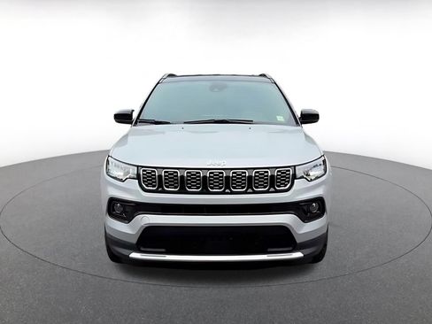 Used 2025 Jeep Compass Limited AWD/4WD image 4