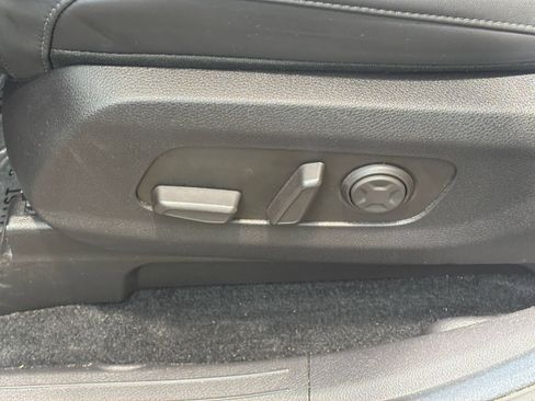 Used 2026 Kia Carnival FWD image 23