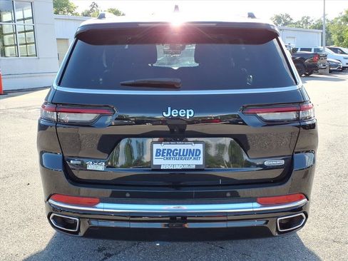 Used 2023 Jeep Grand Cherokee L Overland w/ Luxury Tech Group IV AWD/4WD image 5