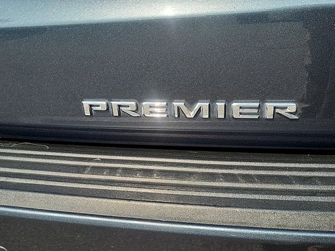 Used 2021 Chevrolet Tahoe Premier AWD/4WD image 36