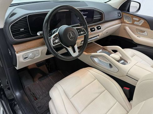 Used 2021 Mercedes-Benz GLS 450 4MATIC image 11