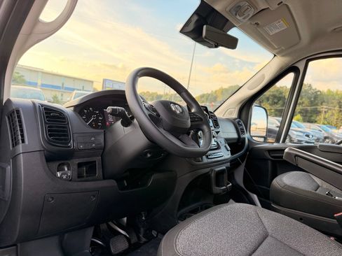 Used 2026 RAM ProMaster 1500 w/ Safety Group FWD image 15