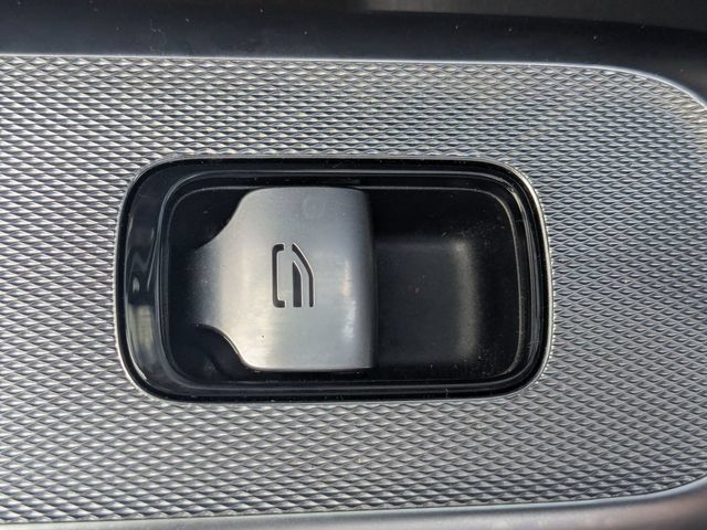 Used 2023 Mercedes-Benz GLC 300 image 28