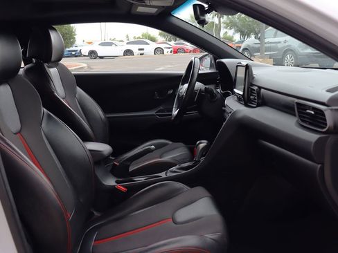 Used 2019 Hyundai Veloster Turbo FWD image 30