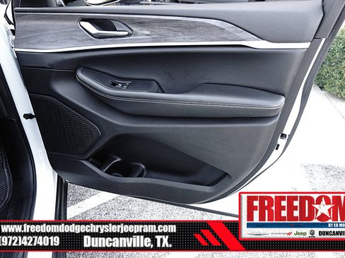 Used 2023 Jeep Grand Cherokee L Limited w/ Black Appearance Package AWD/4WD image 40