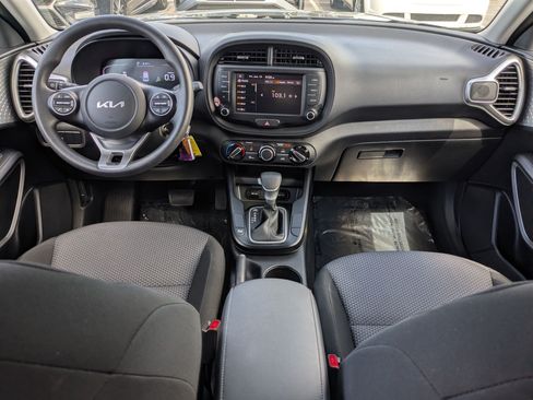 Used 2024 Kia Soul LX w/ Option Group 015 FWD image 28