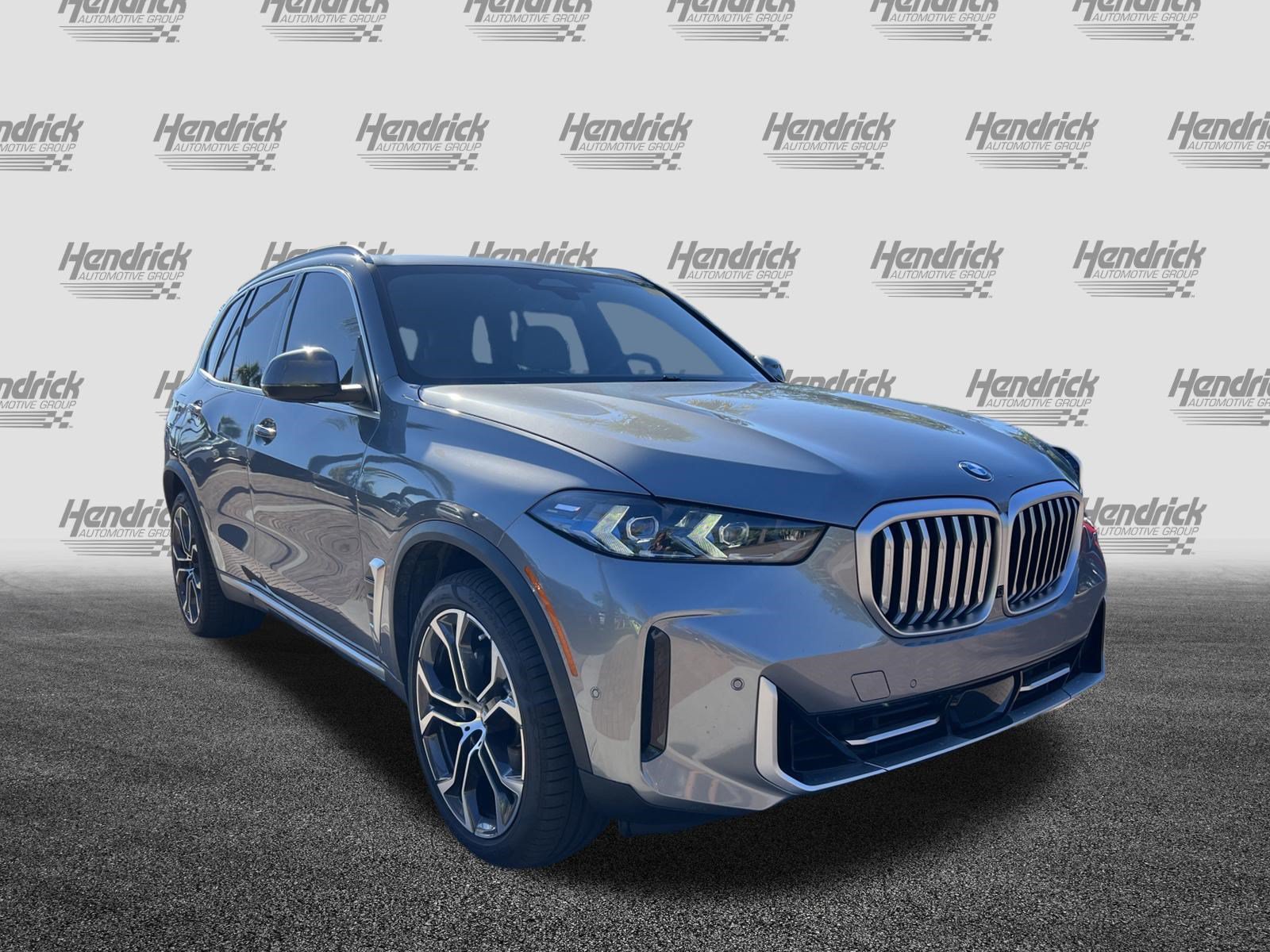 Certified 2026 BMW X5 xDrive40i AWD/4WD image 2