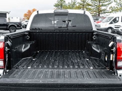 Used 2019 Toyota Tacoma TRD Off-Road image 15