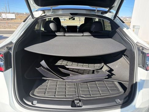 Used 2023 Tesla Model Y Long Range image 22