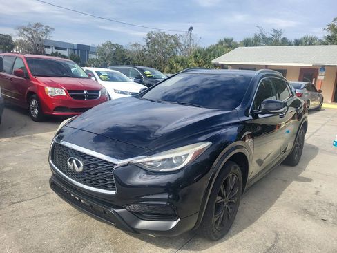 Used 2017 INFINITI QX30 AWD image 41