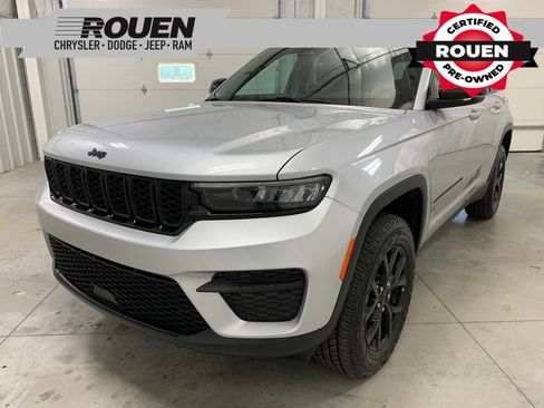 Used 2025 Jeep Grand Cherokee Altitude AWD/4WD image 1