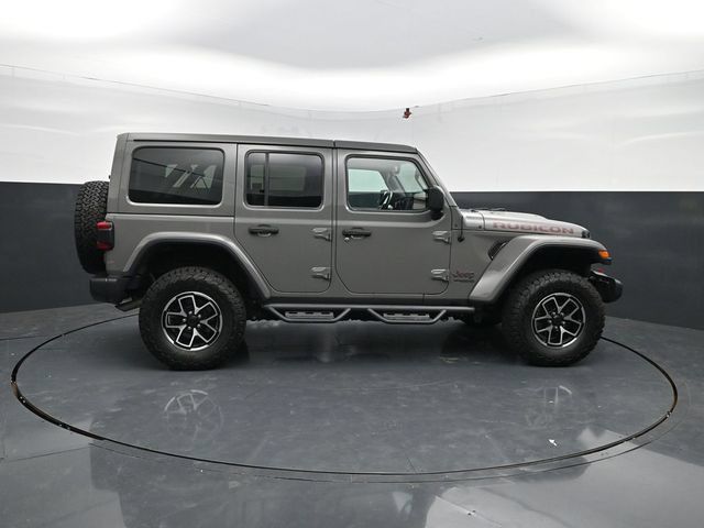 Used 2022 Jeep Wrangler Unlimited Rubicon w/ LED Lighting Group AWD/4WD image 11