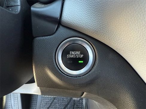 Certified 2021 Chevrolet Equinox LS w/ LS Convenience Package image 22