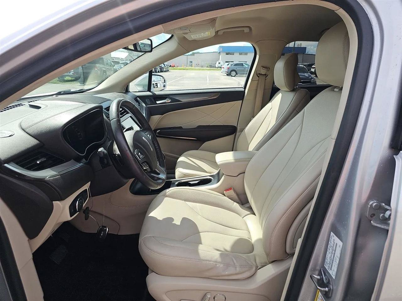 Used 2017 Lincoln MKC Premiere FWD image 13