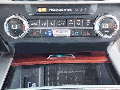 Used 2022 Ford F250 King Ranch w/ King Ranch Ultimate Package AWD/4WD image 19