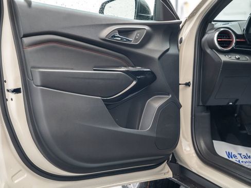 New 2026 Chevrolet Trax RS w/ Sunroof Package FWD image 38