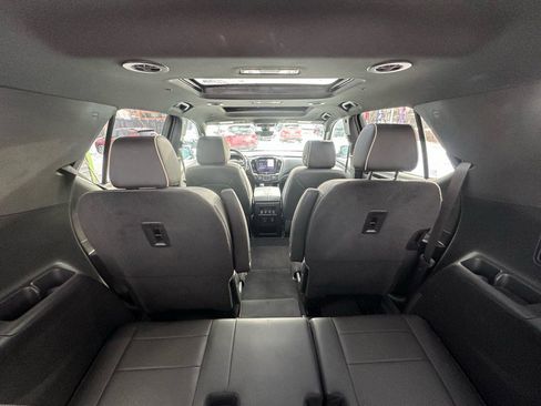 Used 2023 Chevrolet Traverse Premier image 18