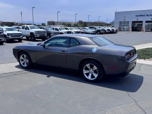 Used 2016 Dodge Challenger SXT RWD image 8