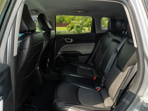 Used 2022 Jeep Compass Latitude w/ Convenience Group FWD image 14