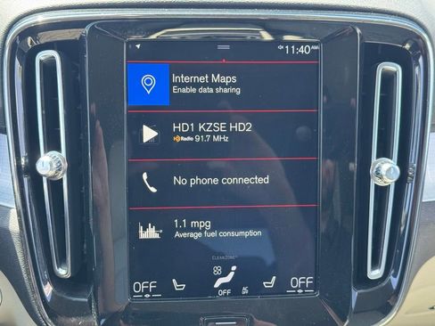 Used 2019 Volvo XC40 T4 Momentum FWD image 3