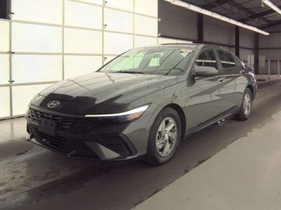 Used 2025 Hyundai Elantra SE