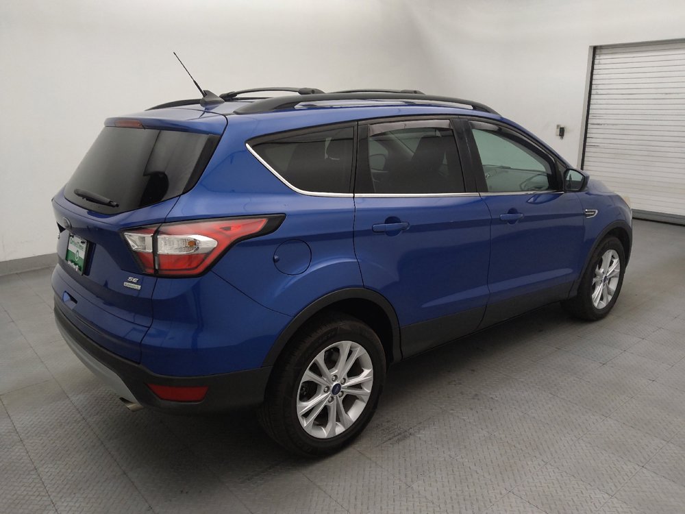 Used 2018 Ford Escape SE w/ Ford Safe & Smart Package FWD image 10