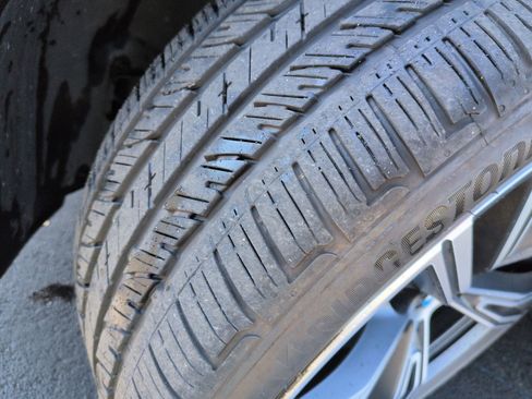 Certified 2024 BMW 330i Sedan w/ Convenience Package image 12