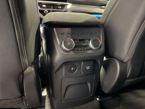 Used 2025 Ford Explorer ST image 19