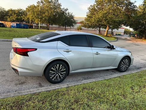 Used 2023 Nissan Altima 2.5 SV FWD image 6