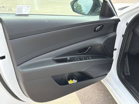 Certified 2025 Hyundai Elantra Sport FWD image 10