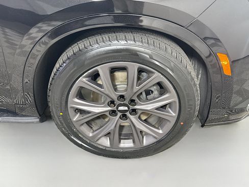 Used 2020 Cadillac XT6 Premium Luxury image 32