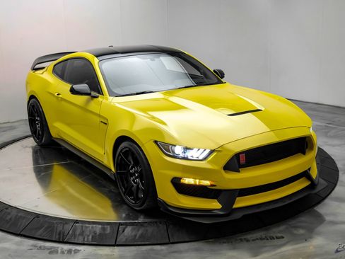 Used 2017 Ford Mustang Shelby GT350R w/ GT350R Equipment Group 920A RWD image 25