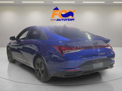 Used 2023 Hyundai Elantra SEL image 3