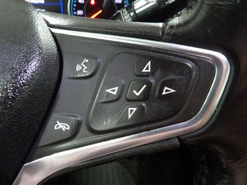 Used 2019 Chevrolet Equinox LT FWD image 16