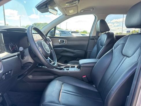 Used 2023 Kia Sorento S AWD/4WD image 13