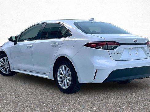 Used 2025 Toyota Corolla XLE FWD image 7