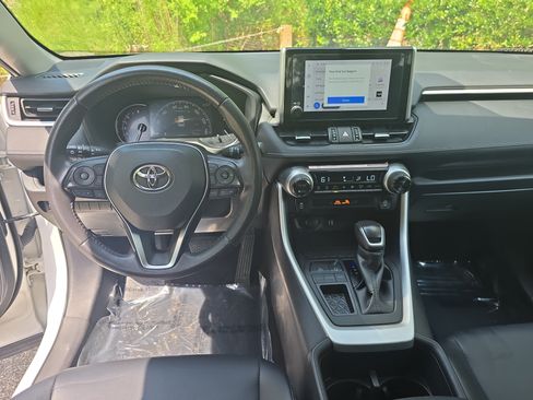 Used 2025 Toyota RAV4 XLE Premium FWD image 17