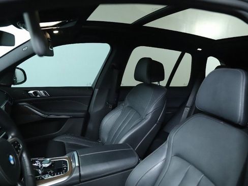 Used 2020 BMW X5 M50i w/ Premium Package image 21