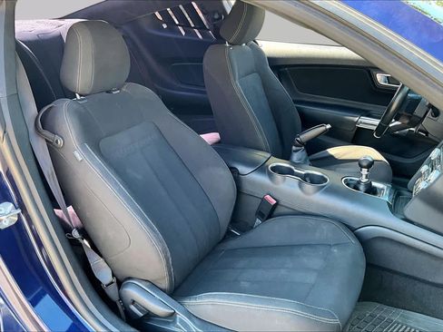 Used 2018 Ford Mustang GT RWD image 8