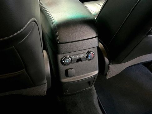 Used 2014 Ford Explorer XLT w/ Equipment Group 202A image 24