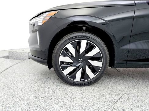 New 2025 Volvo EX90 Plus image 32