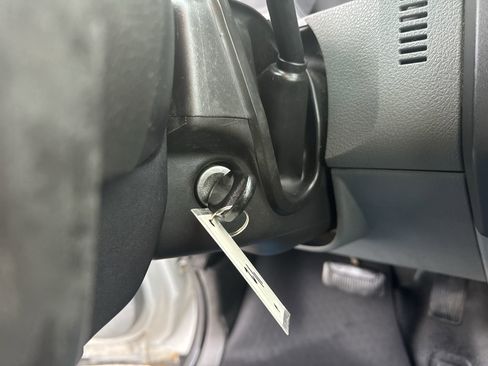 Used 2011 Ford F250 XL w/ XL Value Pkg image 15